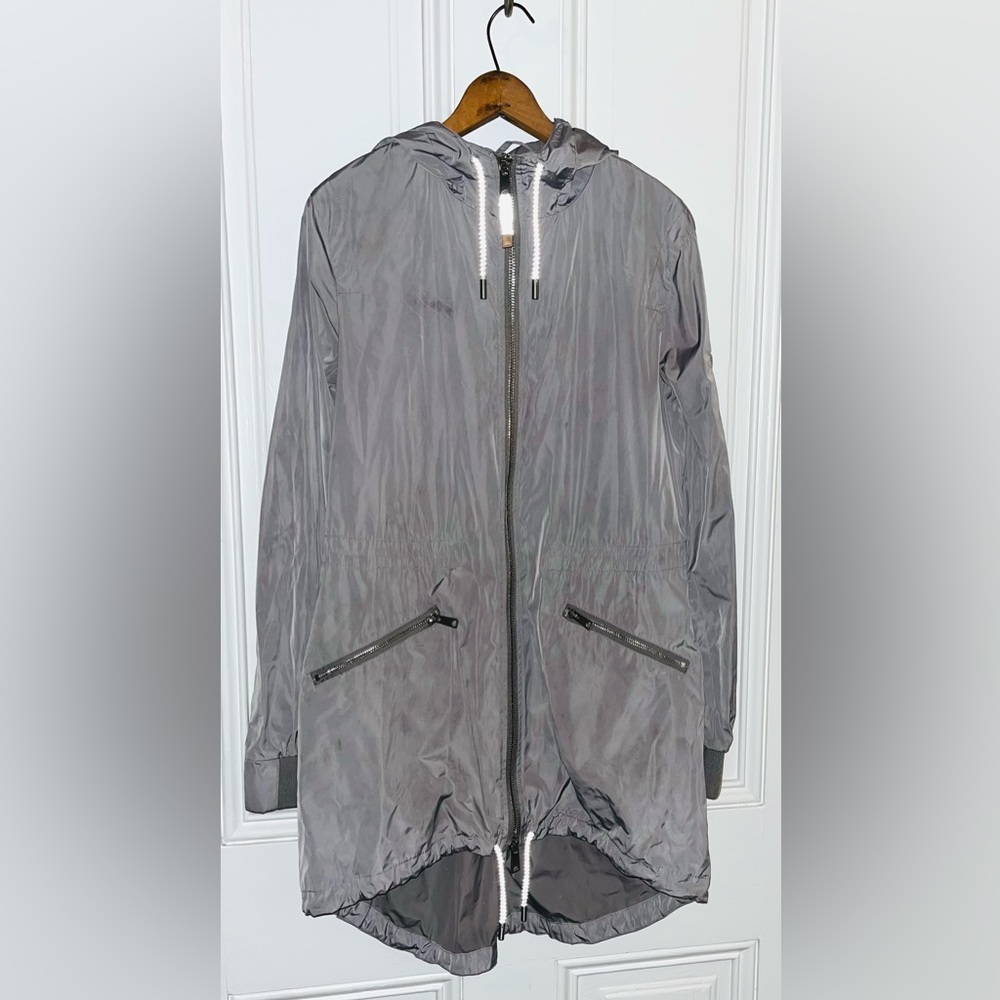 Lightweight Anorak Jacket / Windbreaker / Rain Jacket